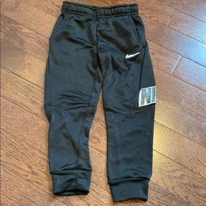 Black Nike jogging pants size 6